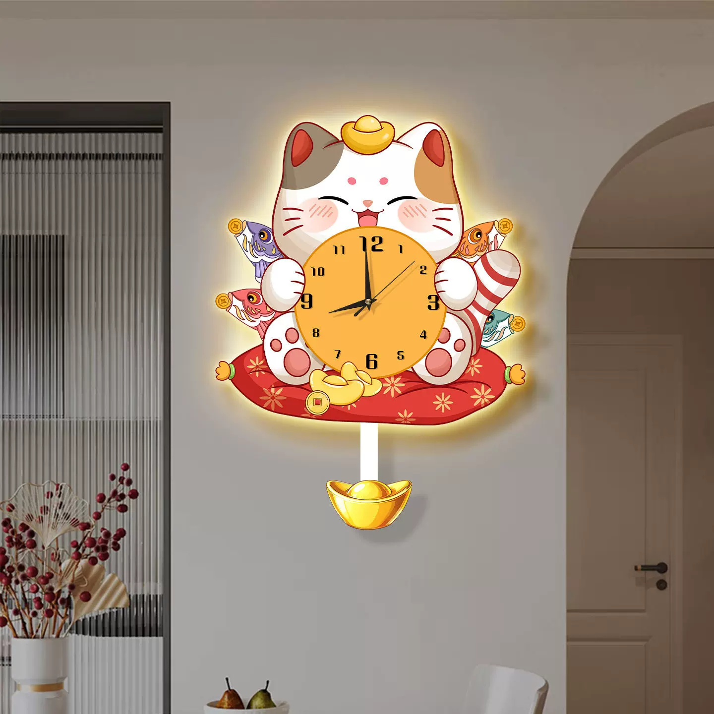 可爱招财猫客厅挂钟电视背景墙摇摆钟表家用静音挂墙时钟源头工厂
