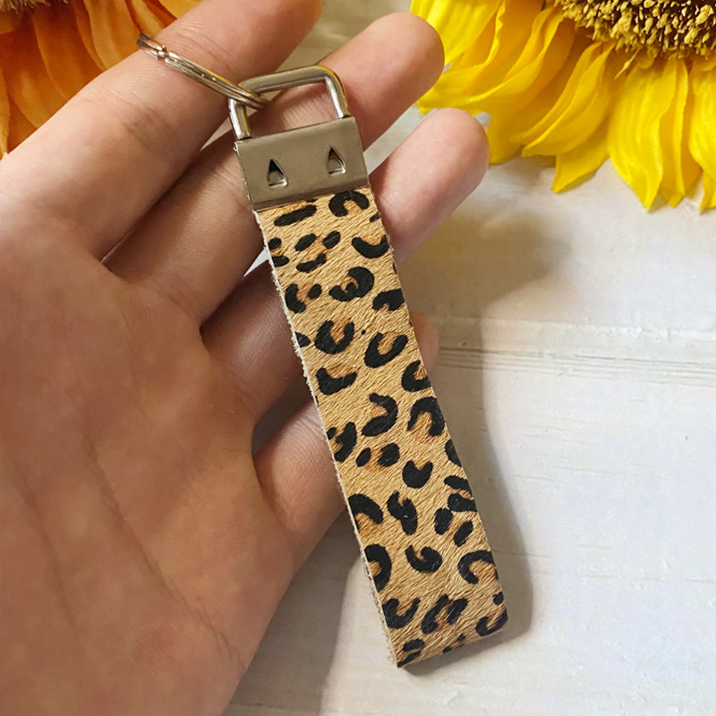 Casual, Daily Occasion Pu Leather, Metal Material Retro Classic Style Cow Pattern Pu Leather Metal Unisex Bag Pendant Keychain