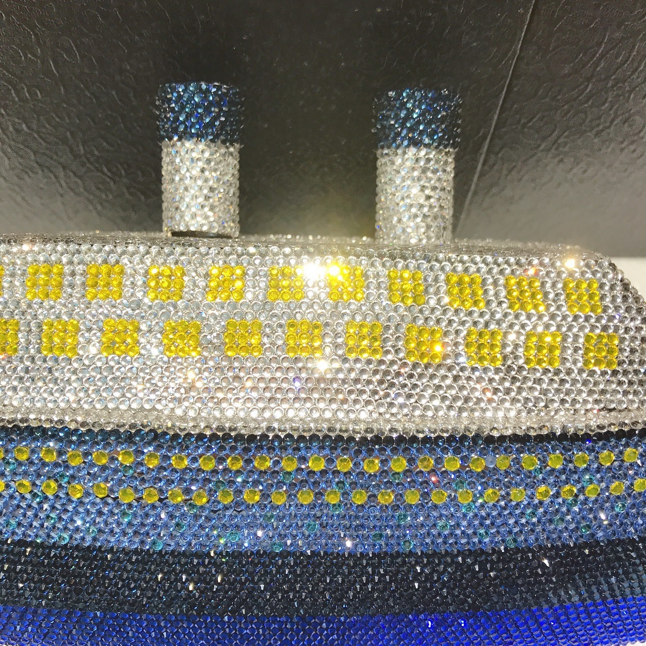 Fuente transfronteriza de cruceros estilo paquete de banquete de diamantes paquete de cristal de diamantes paquete de banquete personalidad bolso de mano de mujer