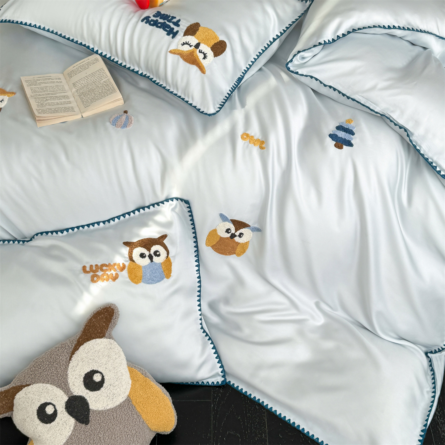 Summer Ice Silk Duvet Cover Set, Cooling Cartoon Bedding Four Piece_voghion.com