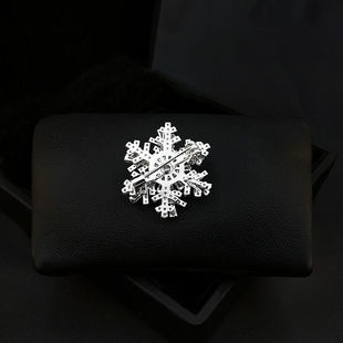 Hand-set moissanite brooch | 1688 dragon boat festival father's day luxury accessory