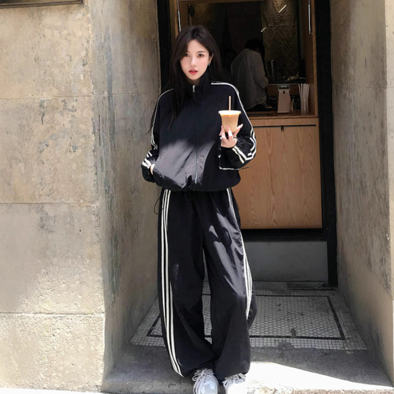 Casual Sports Suit for Women in Autumn and Winter, Korean Style Loose Design Cardigan Jacket, Striped Sweatpants Two-Piece Trendy Set
