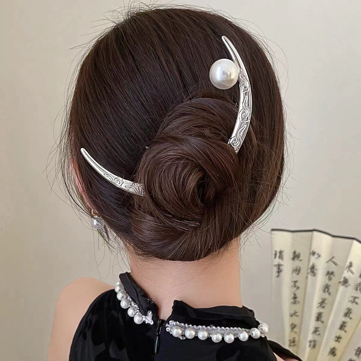 Retro Moon Alloy Inlaid Pearls Artificial Pearls Hairpin1