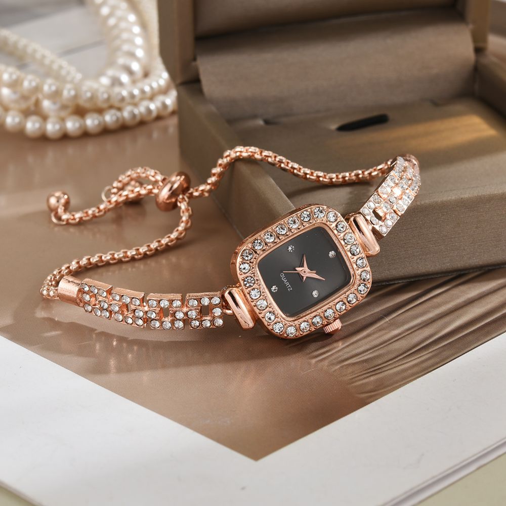 Nueva estudiante de estilo coreano temperamento diseño de cuerda de dibujo pequeño cuadrado con incrustaciones de diamantes temperamento de moda simple reloj de pulsera femenino