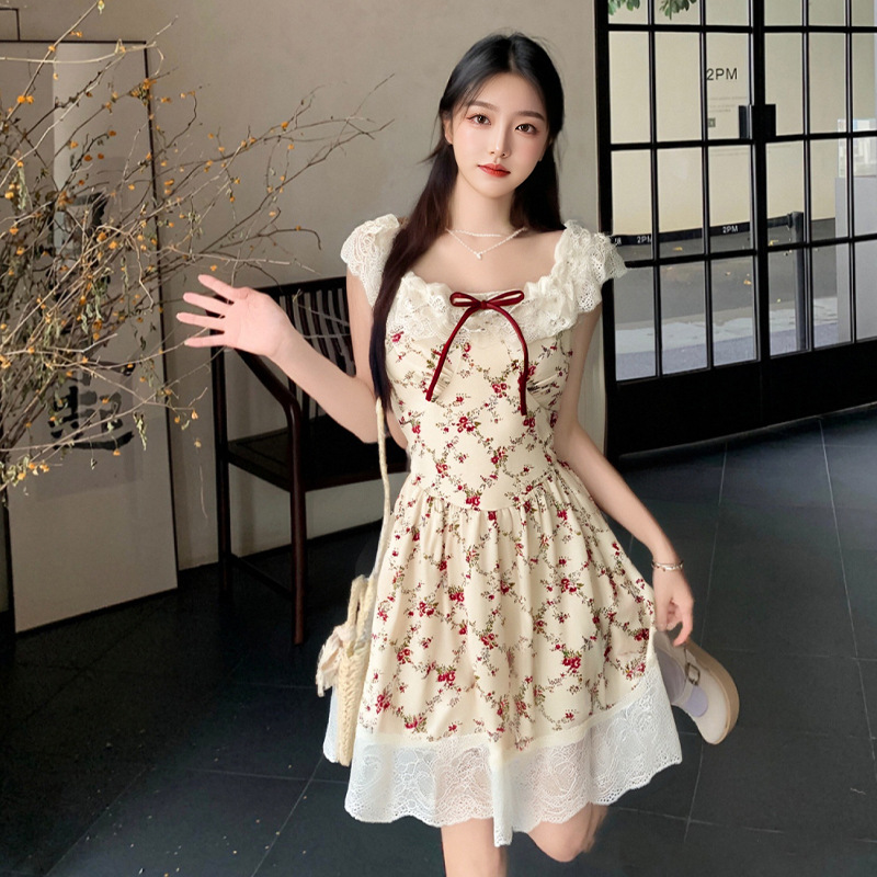 2025 nuevo estilo estilo pastoral pequeño traje de baño fresco mujer de una pieza pequeño floral francés dulce que cubre la carne delgado traje de baño al por mayor