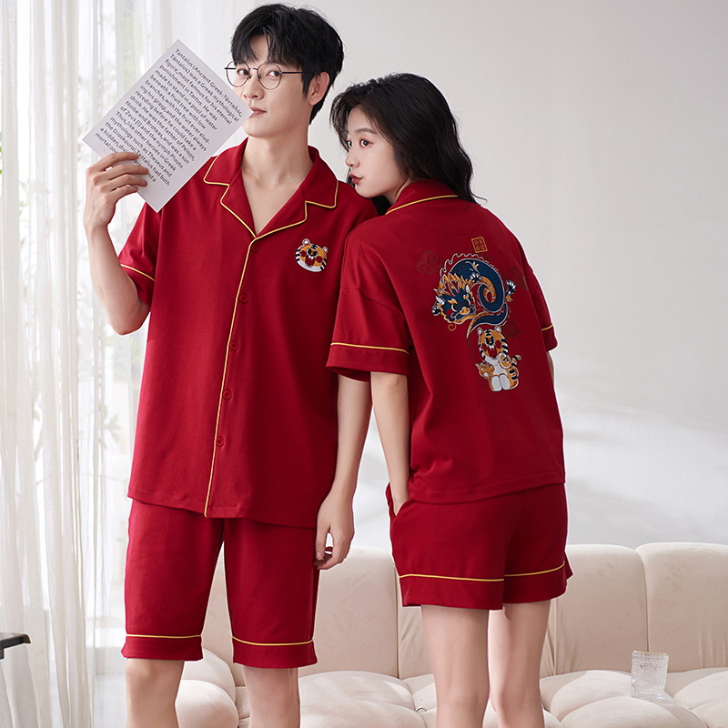 Pareja de verano pijamas de algodón de las mujeres de la boda traje rojo solapa año de nacimiento de algodón manga corta desgaste del hogar de Los Hombres