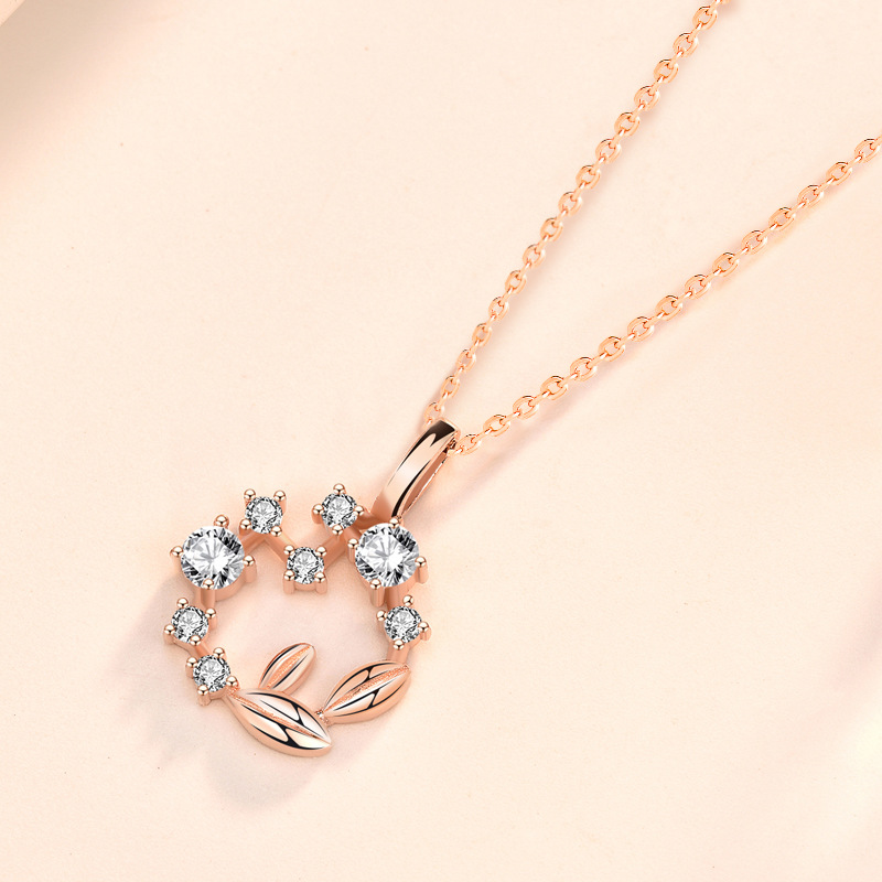 Collier couronne de fleurs pour femme, style Instagram, design de niche, tempérament simple et polyvalent, accessoires de chaîne en os avec serrure en or rose_voghion.com