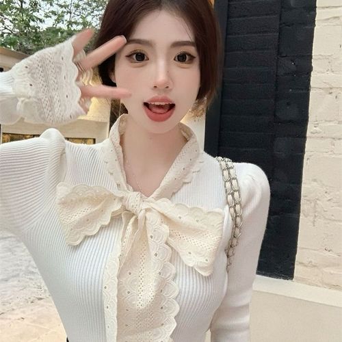 French-inspired ribbed design: A chic, figure-flattering, and subtly slimming autumn/winter base top with delicate lace trim—perfect for a sweet and sophisticated touch.