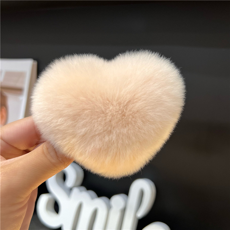 Women's Cute Simple Style Heart Shape Rabbit Fur Hair Clip display picture 27