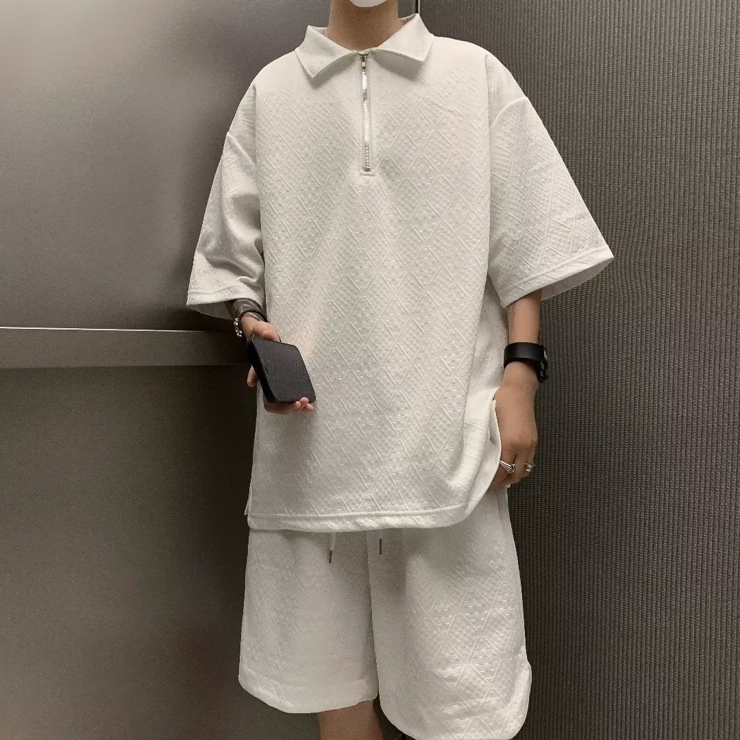 Solid color colored short sleeve T-shirt with zipper