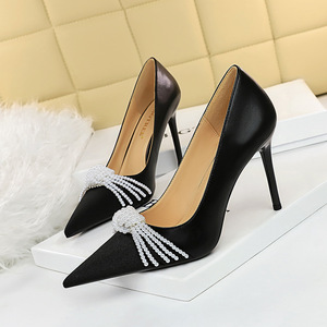 6223-2 han edition fashion party high-heeled shoes high heel with lighter color matching point of pearl bowknot is women