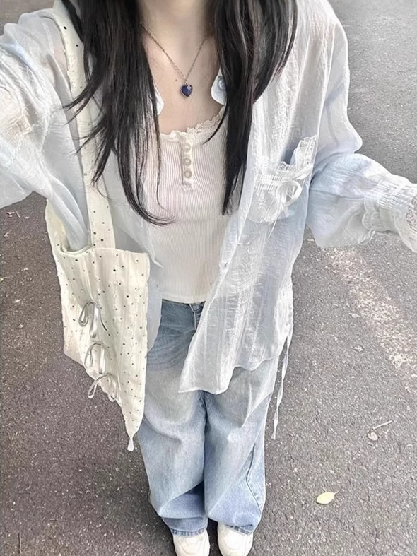 レースステッチ日焼け止めシャツ女性の夏の薄い新しい甘いデザインルーズカーディガンシャツリボン付き|undefined