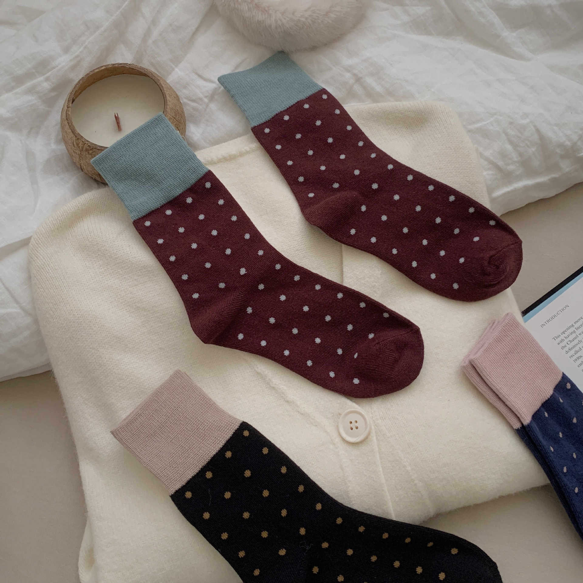 Femmes Style Japonais Pois Coton Crew Socks Une Paire display picture 5