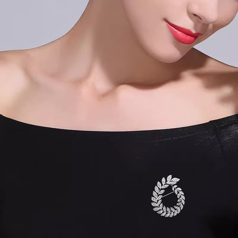 Spilla in strass ramoscello d olivo elegante spilletta per giacca_voghion.com
