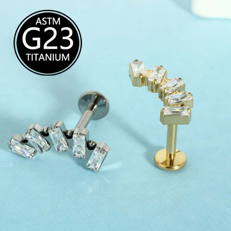 16G labret stud size and finish detail