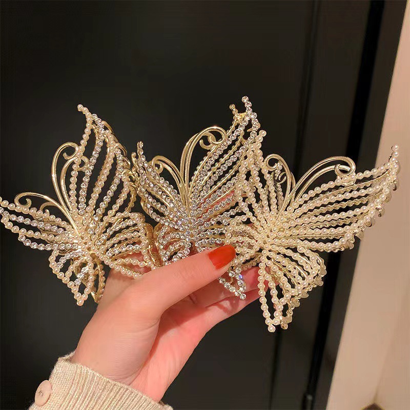 Butterfly Grabber Large Back of the Head Korean Elegant Elegant Niche Design Diamond Pearl Hairpin 2024 New Style for Women