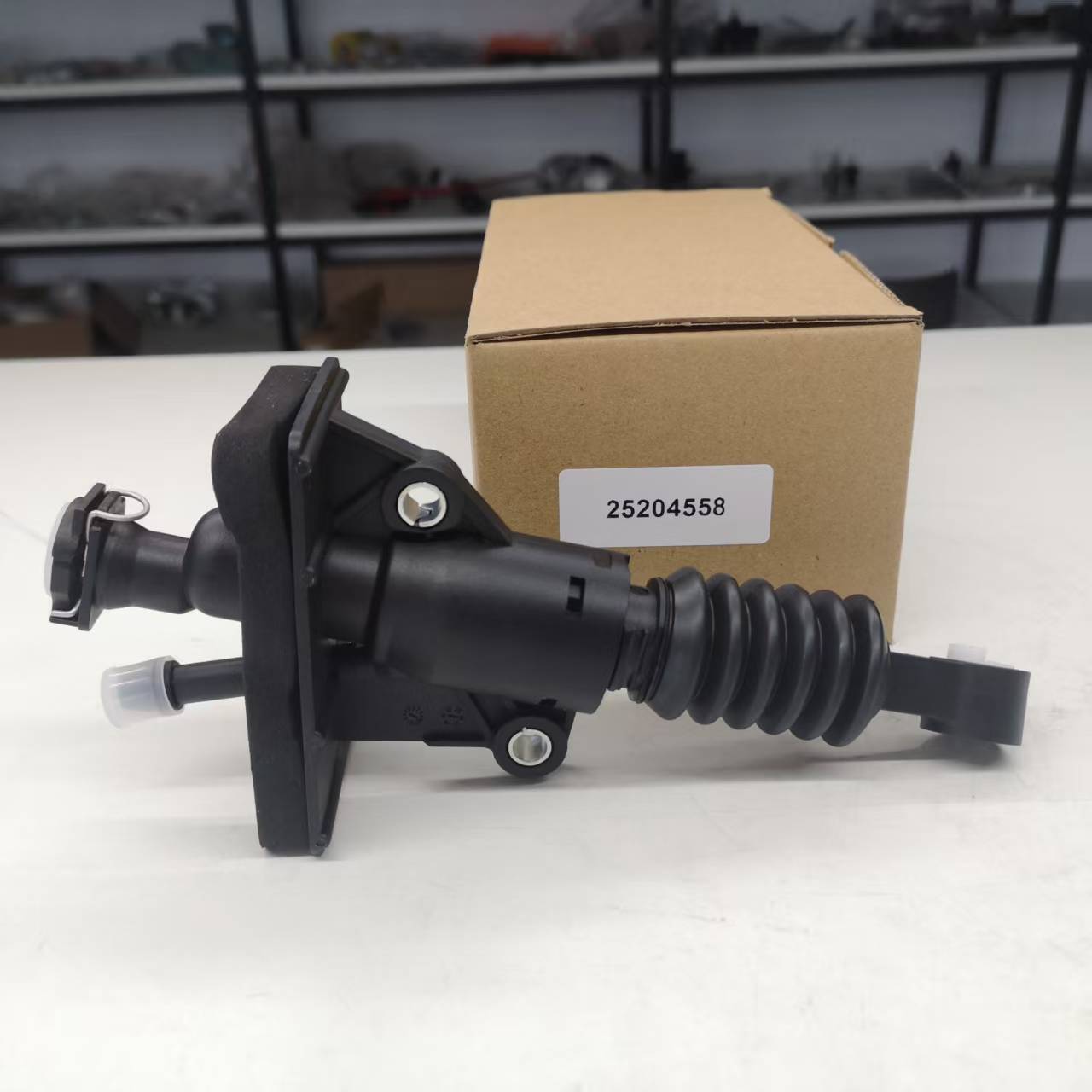 Clutch Master Cylinder Suitable for Chevrolet Onix Nova Tracher 25204558 24585304