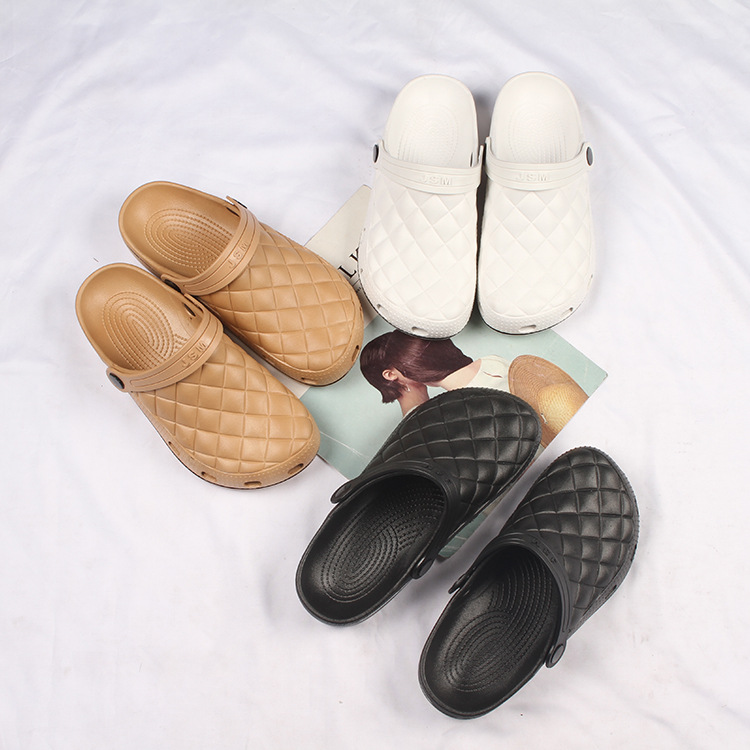 Fashionable summer casual solid color Crocs-style slippers