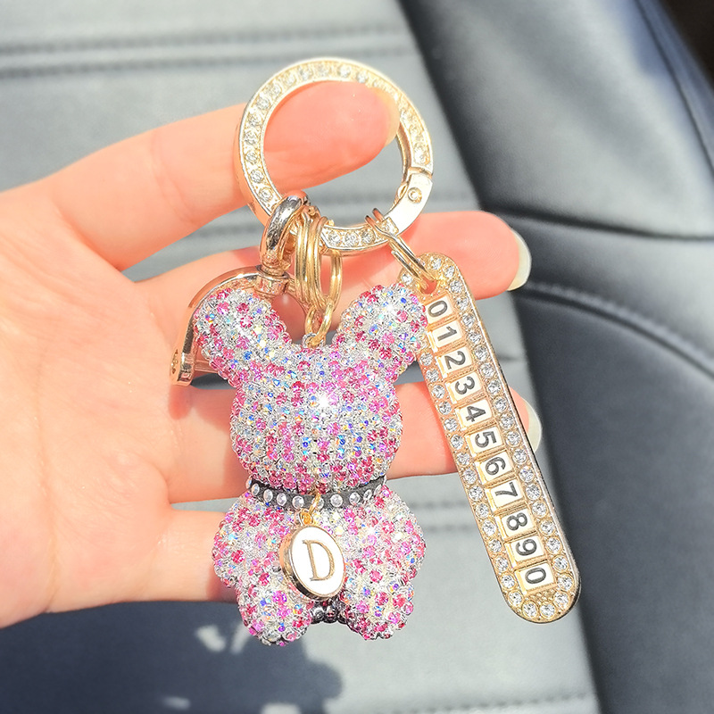 Clavieres de automóviles llenas de dibujos animados conejito llavero letras dibujos animados exquisitos colgantes de llaves de chicas regalos