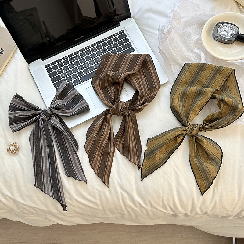 Bufanda de seda Sensación de alta gama Nuevo todo fósforo Vintage Rayas con cuello Bufanda delgada Bufanda en la cabeza Multiusos Cinta para el cabello Cinta