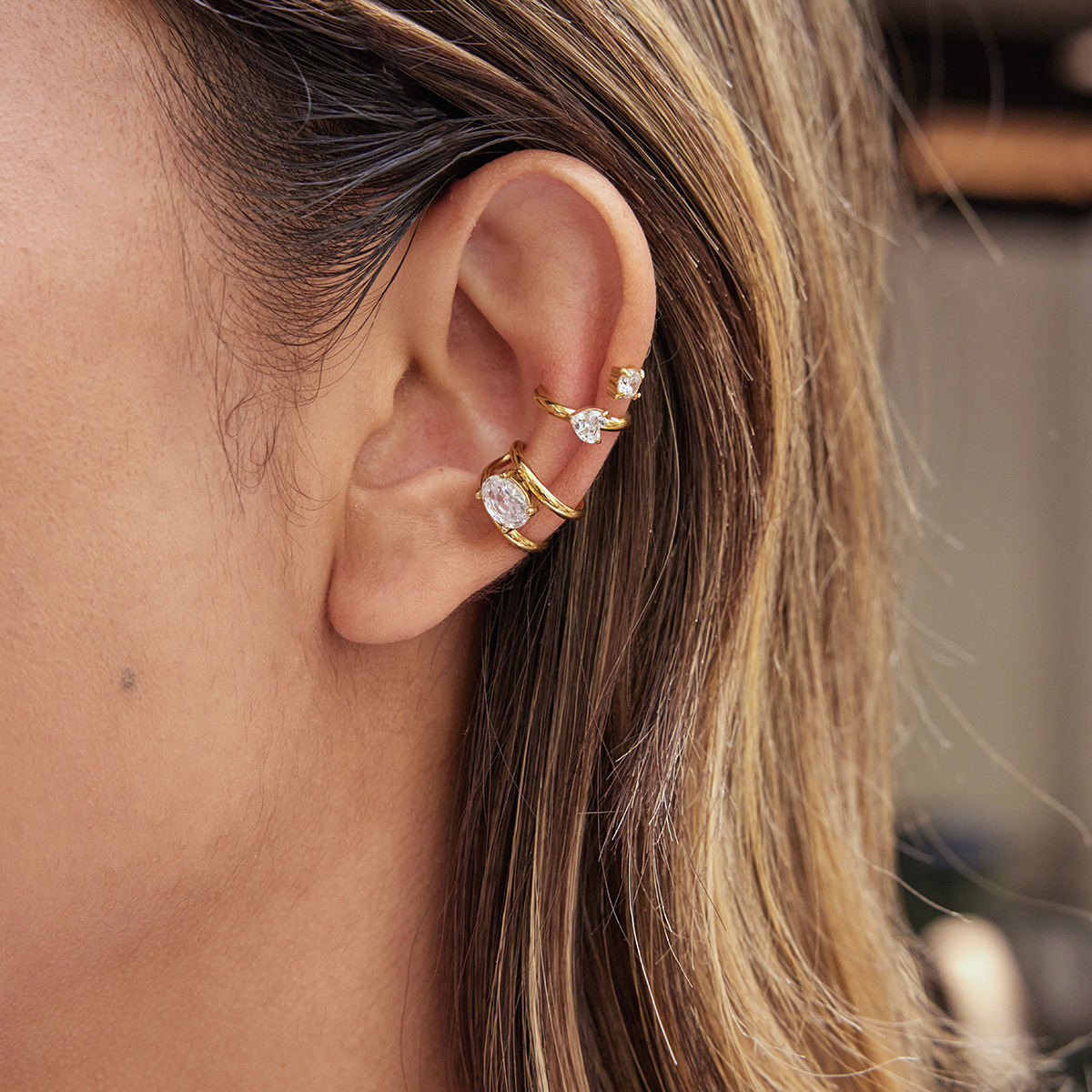 Wanxing europa y americana galvanizado 18K oro simple diamante auriculares de acero inoxidable personalidad transfronteriza universal no desvanecer auriculares mujeres