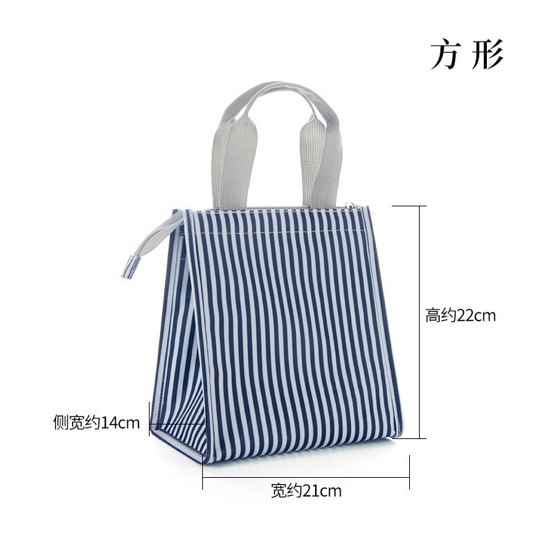 青と白の三角バッグ