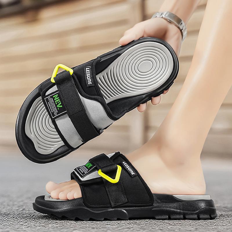 Zapatillas nuevas zapatillas Eva de alta gama para hombres con suelas gruesas fuera de las zapatillas frías transfronterizas para hombres con suelas blandas para uso doméstico slippers