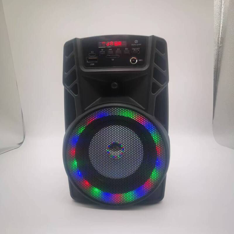 無線カードの広場のダンスのスピーカーの大音量の4インチの顕屏器は屋外の携帯用家庭のk歌のbluetoothの音響を持ちます。|undefined