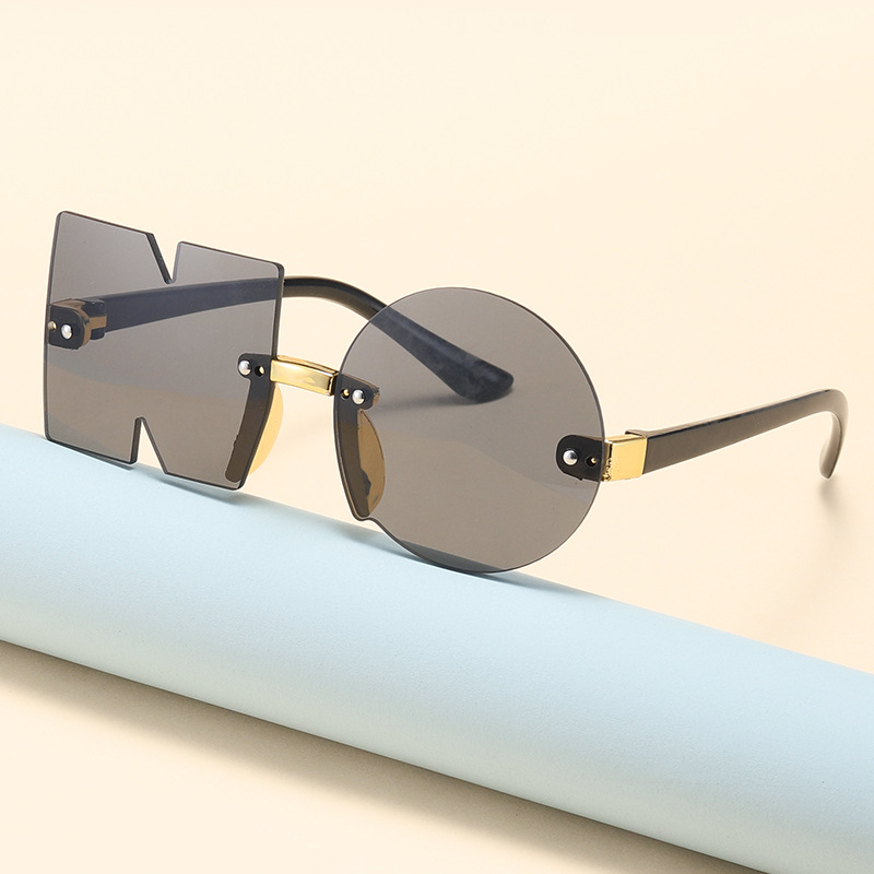 Children's glasses solar-powered