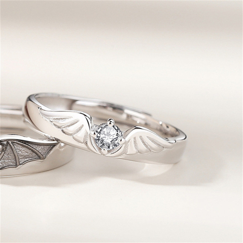 Yunjin ángel y diablo anillo de pareja anillo de dedo índice de hombres y mujeres nicho personalidad alas anillo abierto