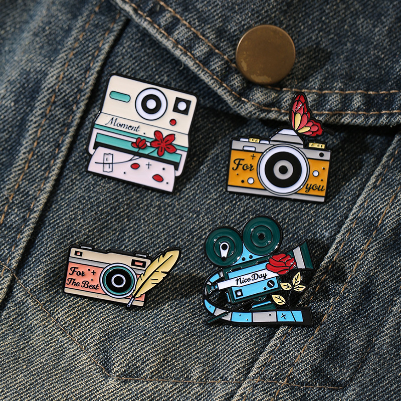 Nostalgic Retro Creative Stylish Camera Camera Alloy Oil Dripping Brooch Pin Bag Pen Bag Clothing Accessories