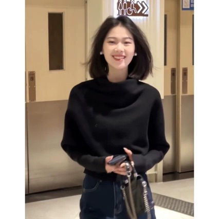 French-Style Half-High Collar Black Pullover Sweater with a Stacked Collar for Women, Thickened for Autumn and Winter, Lazy Style Inner Knit Top