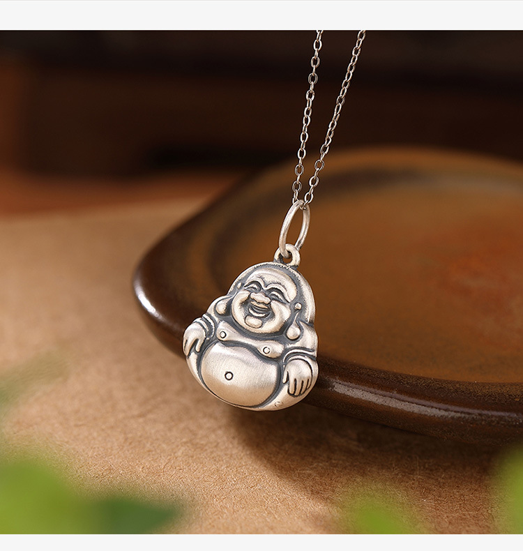 Mặt dây chuyền Phật Di Lặc bạc S990 nguyên chất – tượng Phật bụng to cầm tay phong cách unisex — Mặt Dây chuyền đơn (không có dây chuyền) chi tiết 3