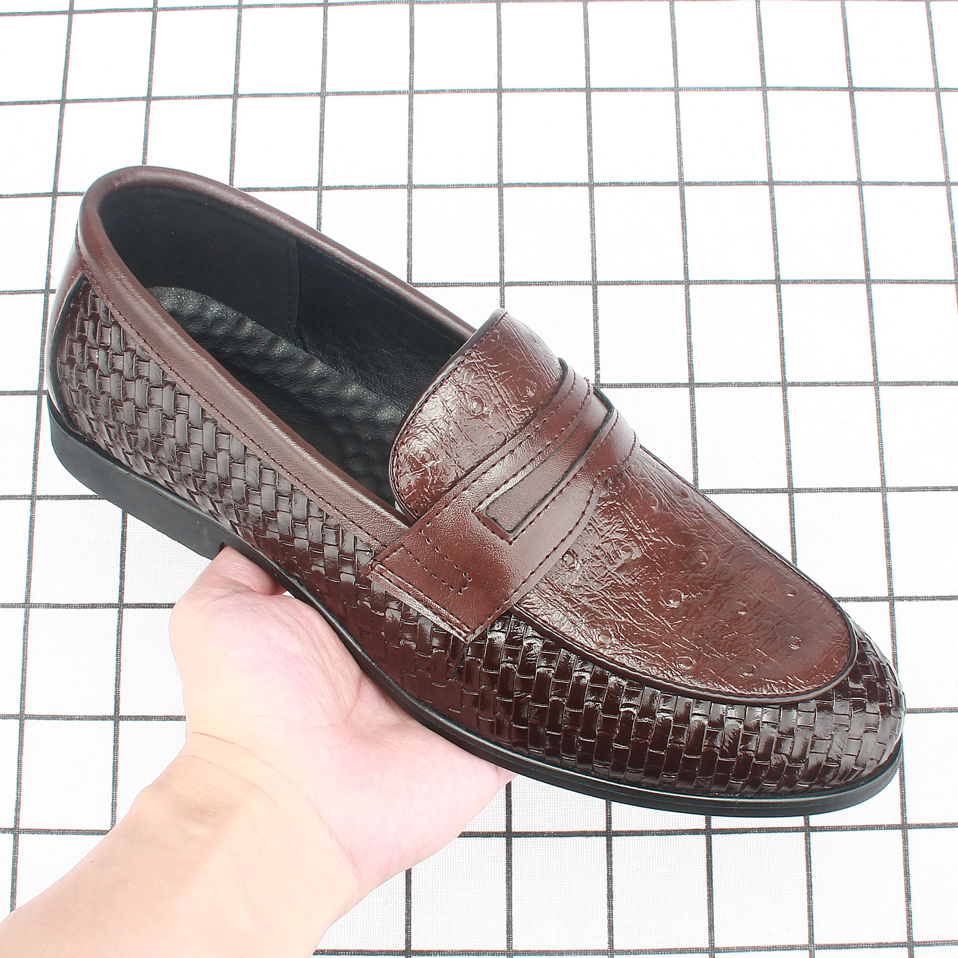 �¿���ʿ���ж���Ь��������Ьһ�ŵ��׽ŵ�Ьʱ�аٴ���Ь��291