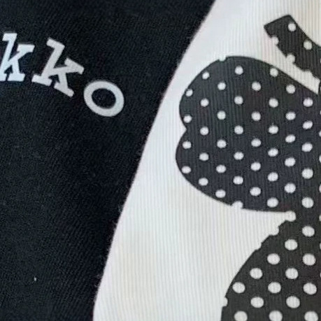 Item No. 26A846: New autumn collection, Japanese-style minimalist long-sleeve T-shirt with letter and floral prints, suitable for couples Item No. 26A846: New autumn collection, Japanese-style minimalist long-sleeve T-shirt with letter and floral prints, suitable for couples