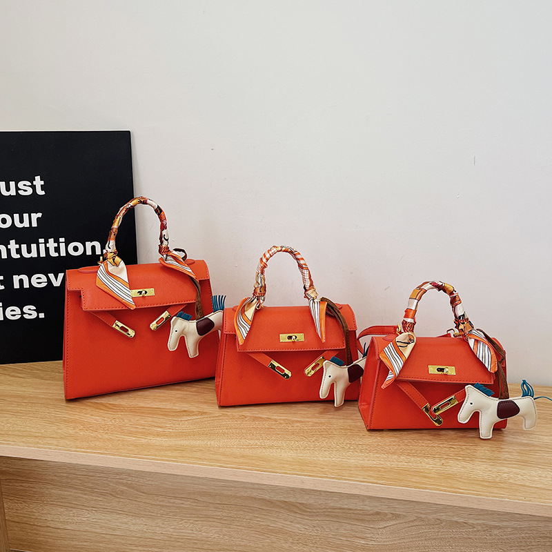 Bolso Kylie transfronterizo 2024 nueva moda estilo occidental bufanda colgante bolso de mano bolso de boda bolso de mensajero de hombro de gran capacidad