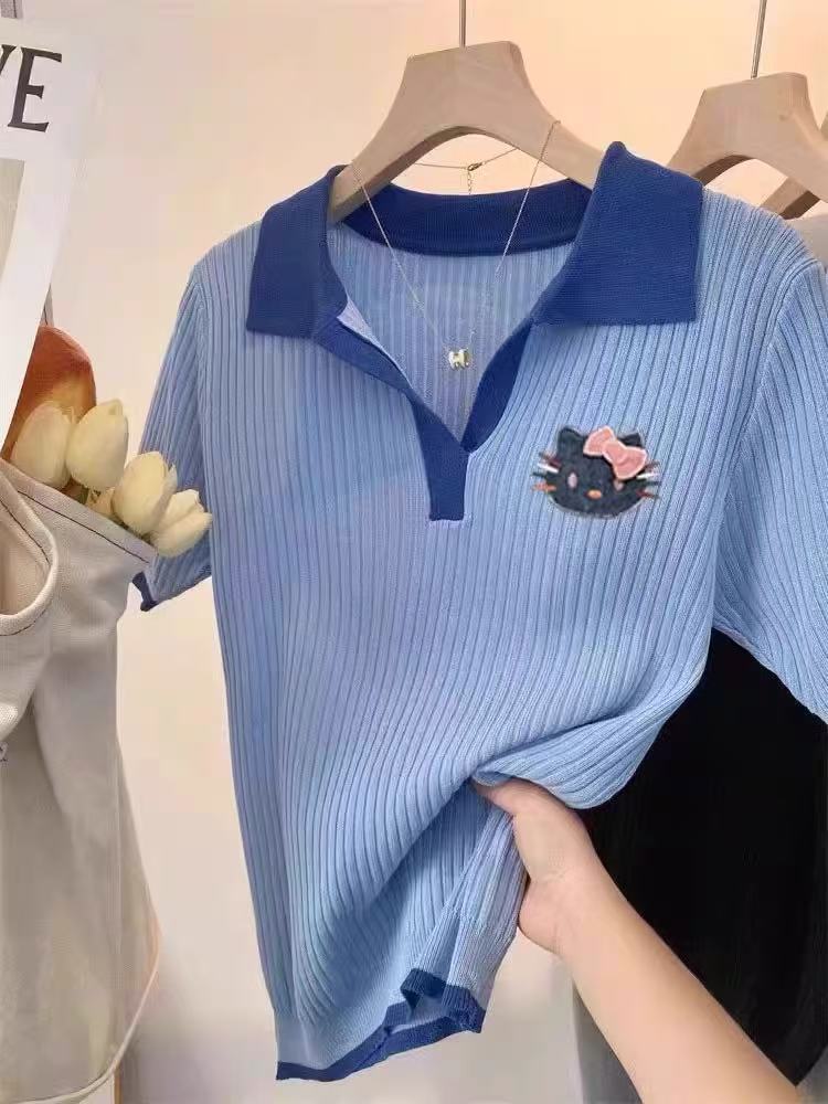 Áo thun nữ tay ngắn cổ polo chất liệu lụa đá thêu hình mèo — bầu trời xanh chi tiết 1