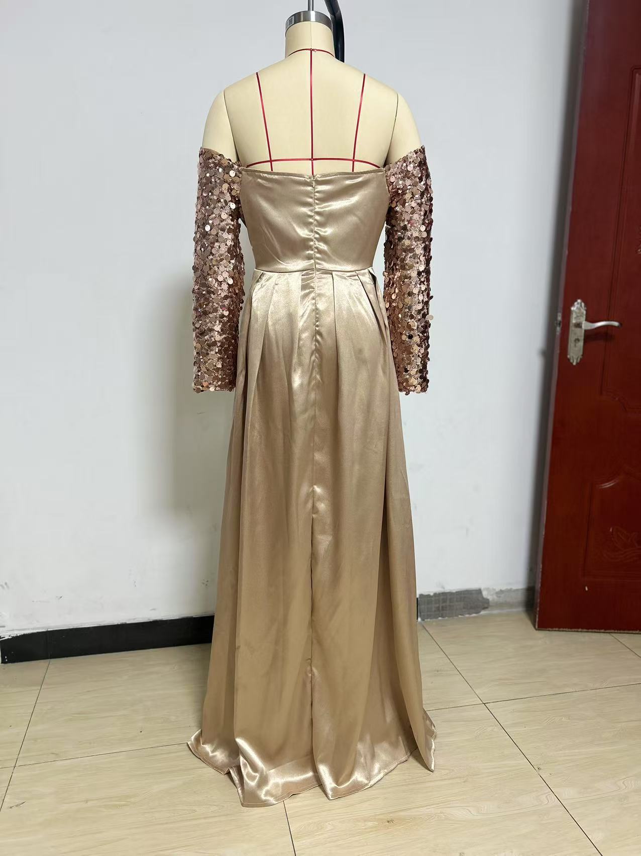 Abito lungo elegante da donna con paillettes scollo a v e spacco_voghion.com