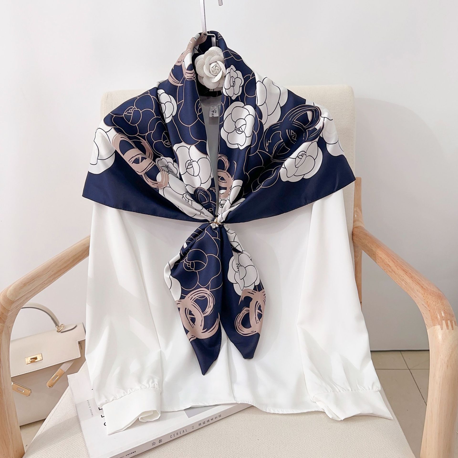 Xiaofengfeng Shan camellia impresa bufandas de seda 90cm seda de imitación twill bufandas de alto nivel de sensación de bufandas de hombro protector solar para mujeres