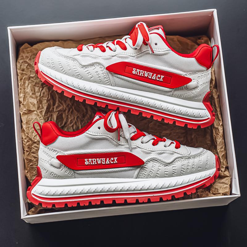 Cuatro estaciones zapatos para estudiantes verano nuevo estilo malla transpirable zapatos deportivos casuales moda Douyin cabello zapatos de hombre de suela gruesa