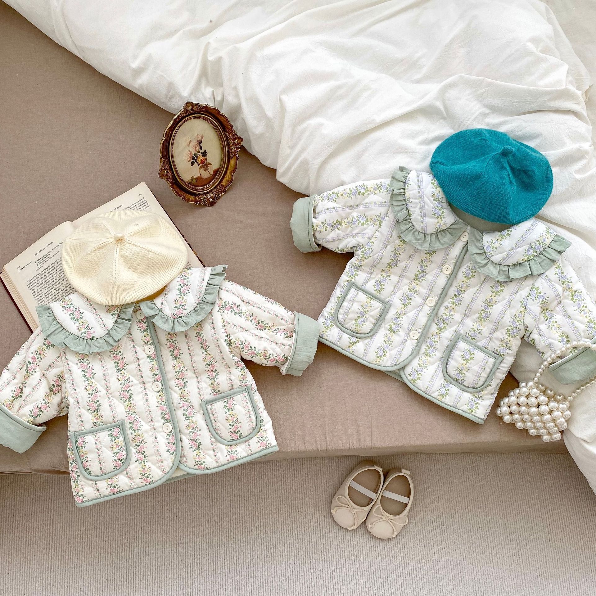 INS invierno Niña de lana forrada de algodón acolchado chaqueta infantil niños estilo pastoral floral solapa engrosada de manga larga de algodón acolchado abrigo