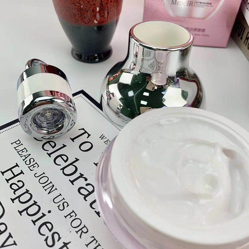 Famous Beauty Eye Cream Electric Caviar Pink Dynamic Eye Essence Lesbian Model Manufacturer Wholesale 1799