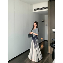 2025女装  高级感气质纯欲收腰显瘦中袖连衣长裙女装