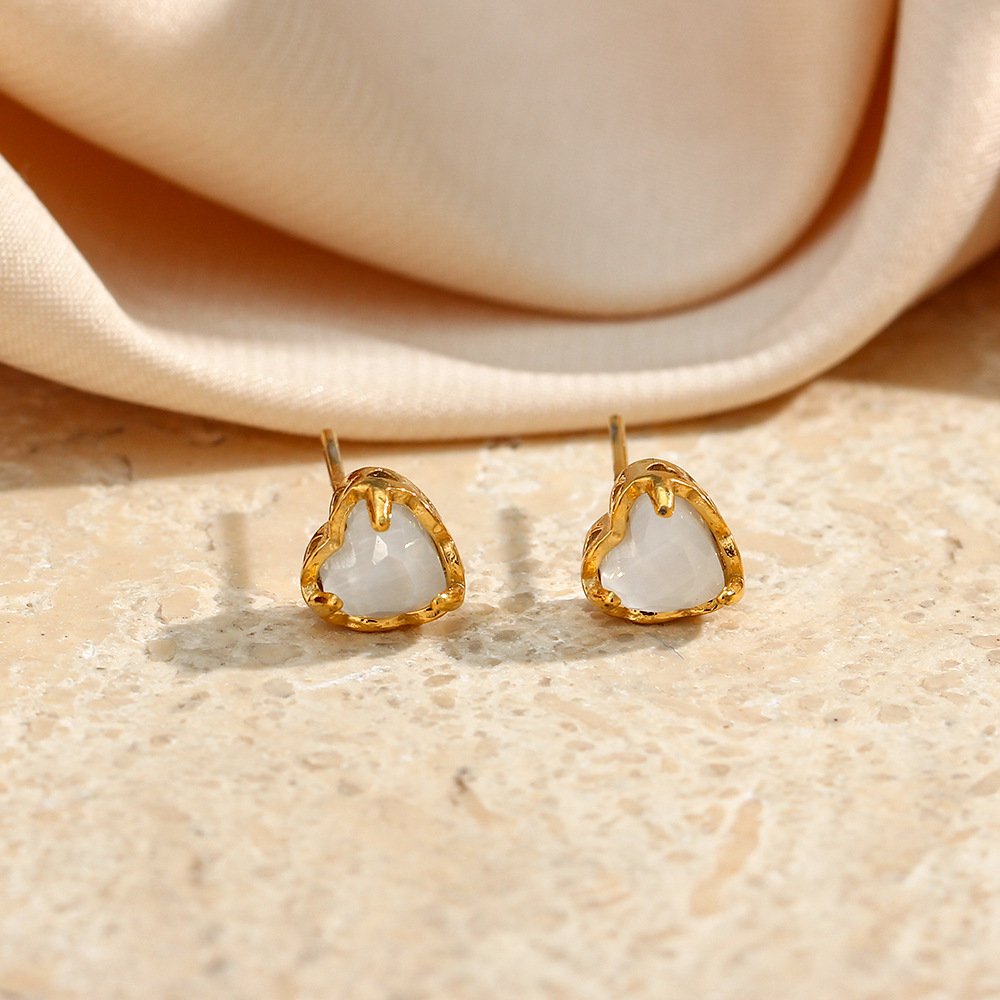 Fashion Simple Womenu0027s 18K Gold Plating Heart-Shaped Zircon Stainless Steel Stud Earrings