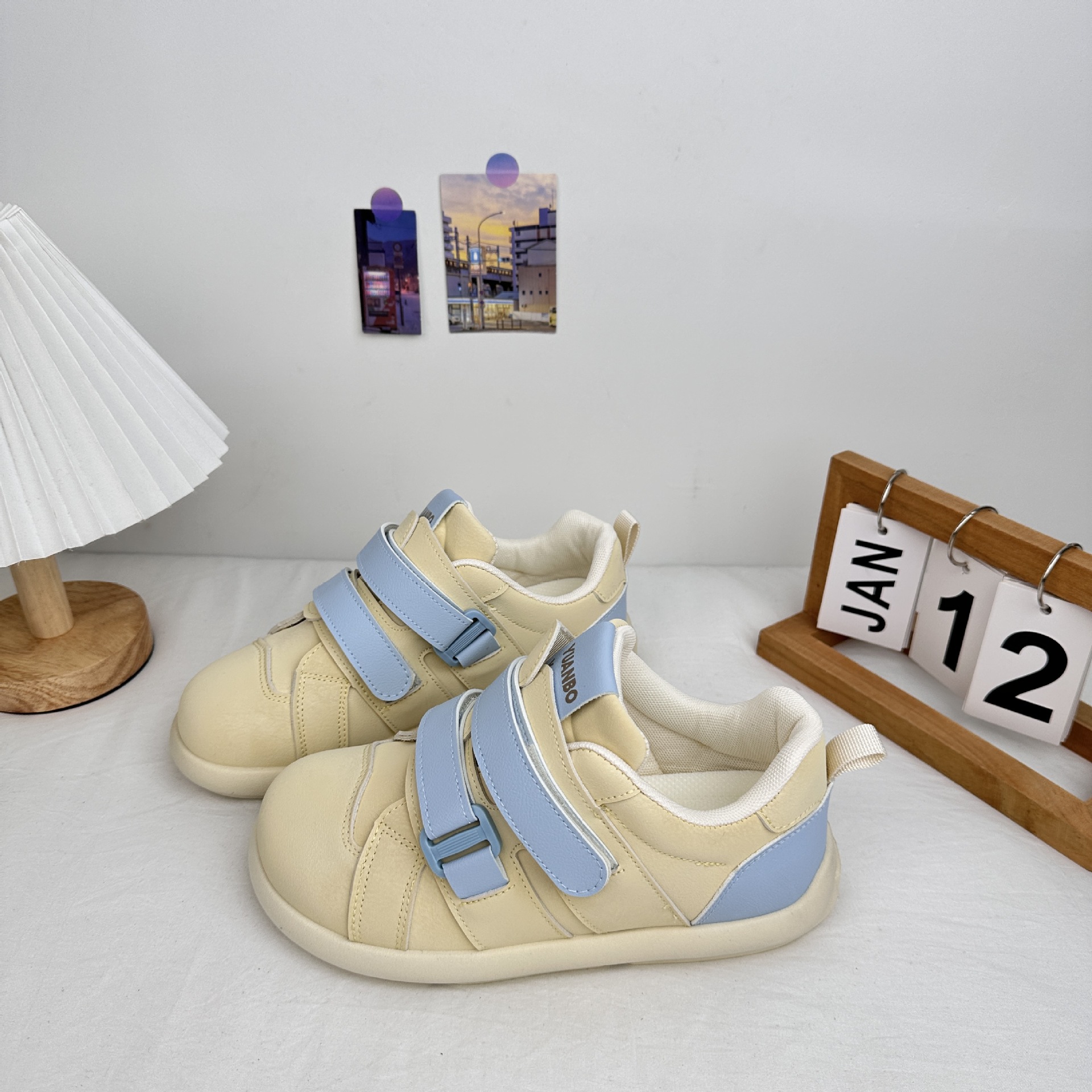 Yuanbo Low-top Velcro Forrest Gump Shoes Estudiante 2025 primavera nuevas zapatillas de deporte de todo fósforo zapatos de lona coreanos cabello de moda
