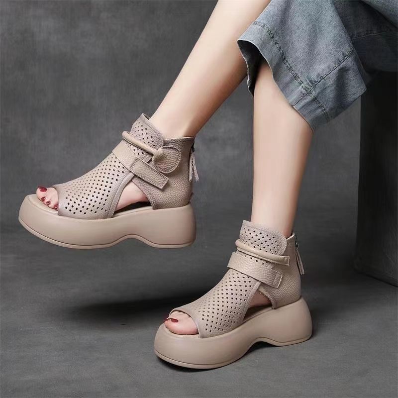 2024 nueva moda botas de soleas gruesas de mujer hueco suave transpirable ligera versátil muffin bottom usar sandalias romanas