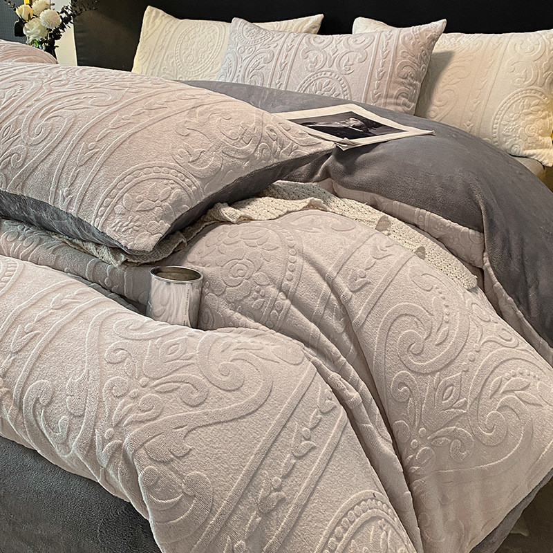 Cama de terciopelo de leche tallada gruesa de cuatro piezas de invierno cálido de coral franela edredón sábana de tres piezas