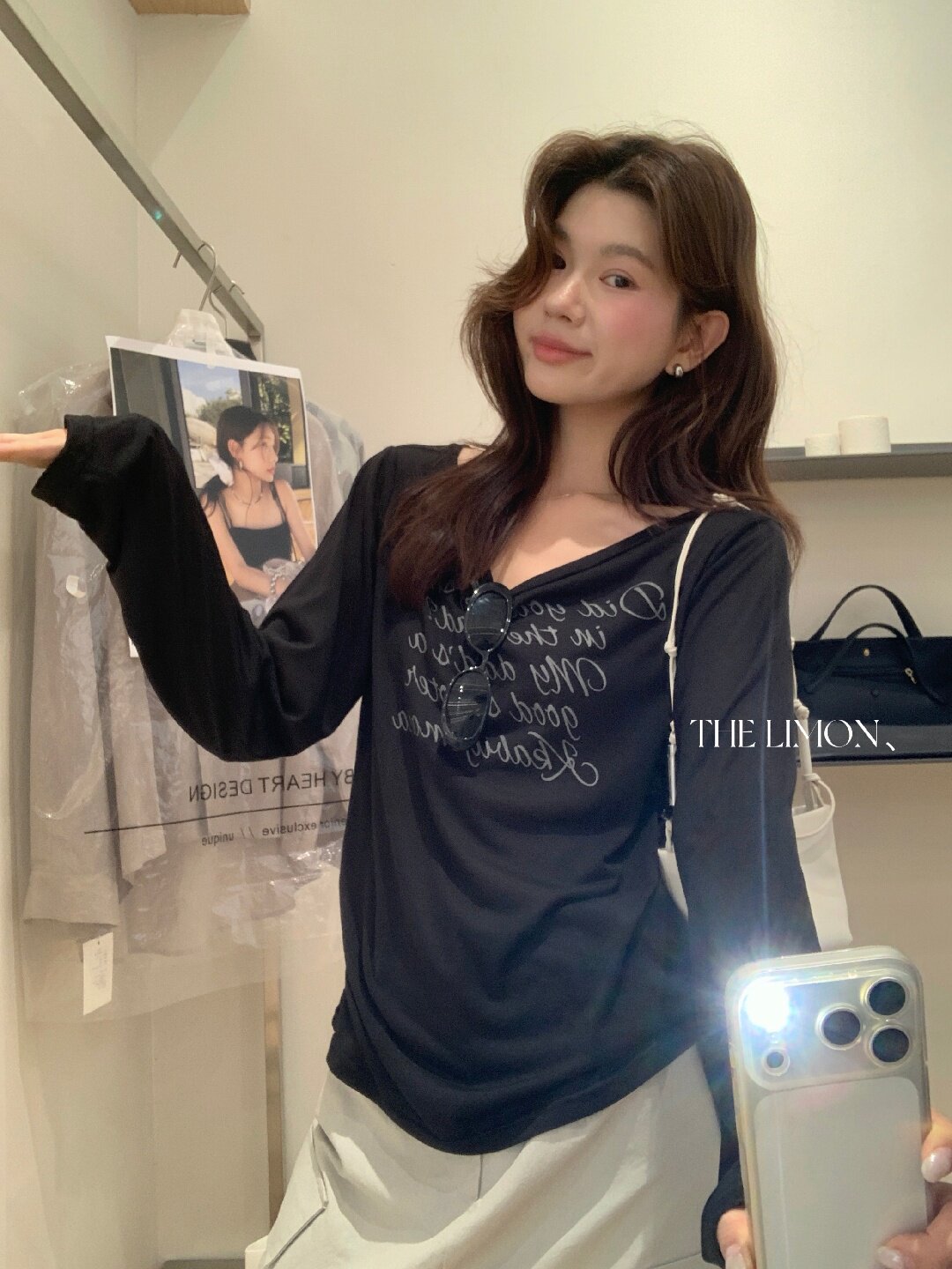 Áo thun nữ tay dài cổ tròn in chữ, phong cách Hàn Quốc, chất liệu cotton thoáng mát — màu đen, màu trắng, màu xám, màu vàng chi tiết 74