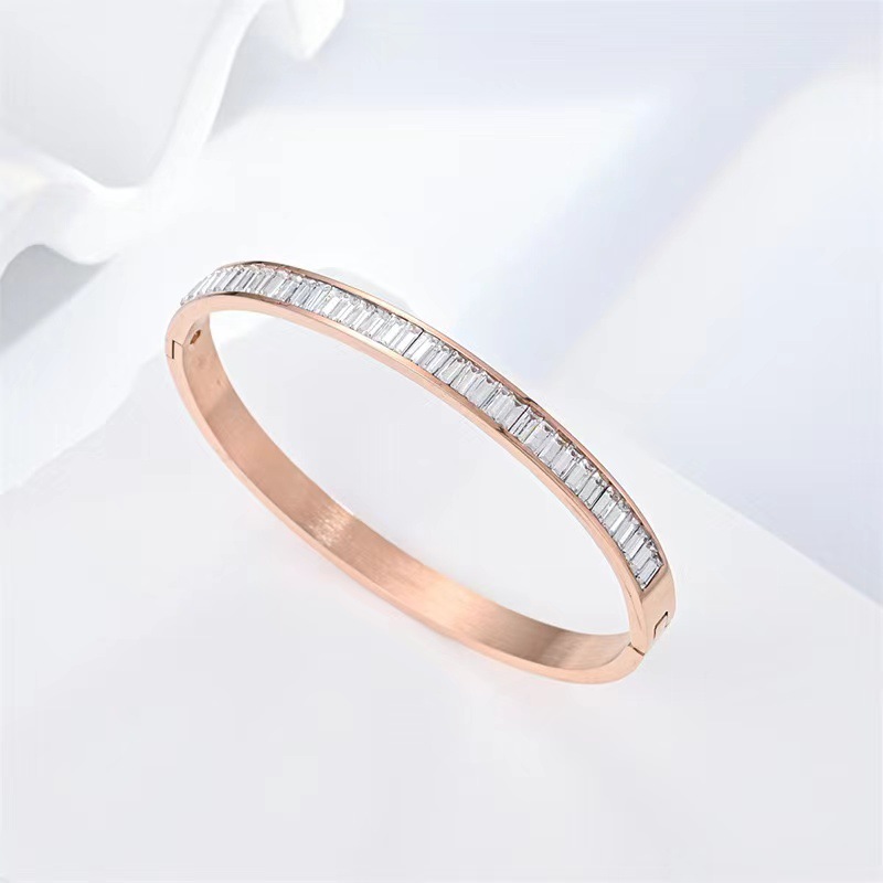 Pulsera de acero de titanio para niñas nicho de sentido de alto grado cielo estrellado no se desvanece Diamante-incrustado exquisito diamante ins estilo completo pulsera de diamantes