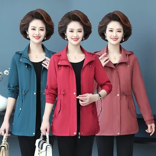 洋气上衣新款妈妈春装外套风衣2026中老年大码女装春秋季中长款薄